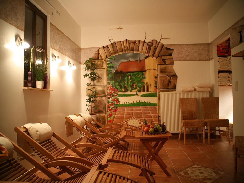 Worners Schloss Weingut & Wellness-Hotel Приксенштадт Экстерьер фото